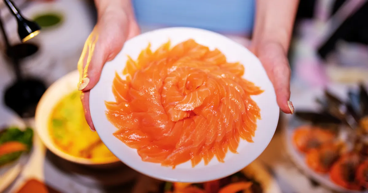 The Planet Cruise เสิร์ฟเมนูแซลมอนซาซิมิแบบไม่อั้น